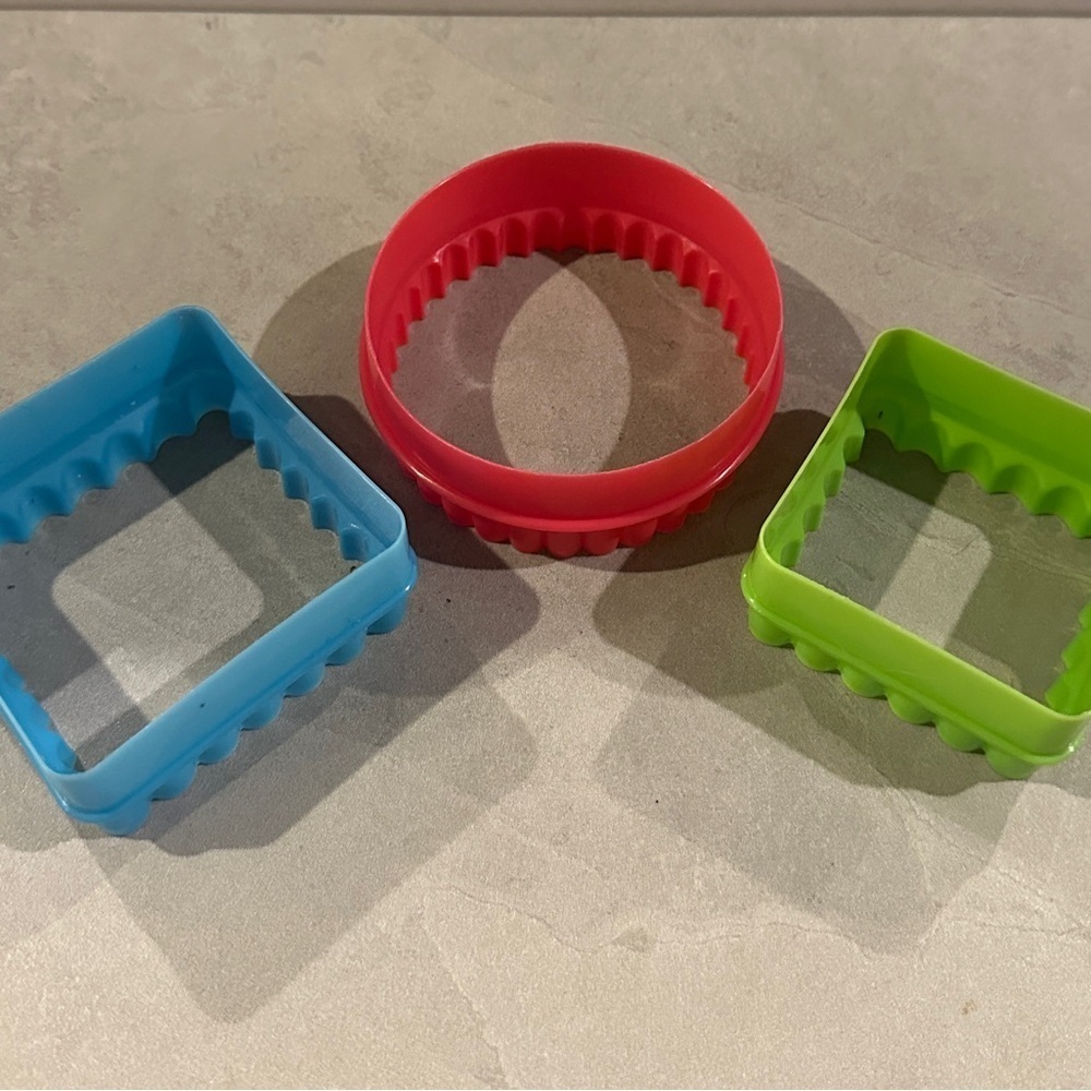 3 Piece Scalloped Biscuit/Cookie Dough Cutter Set, Round & Scallop